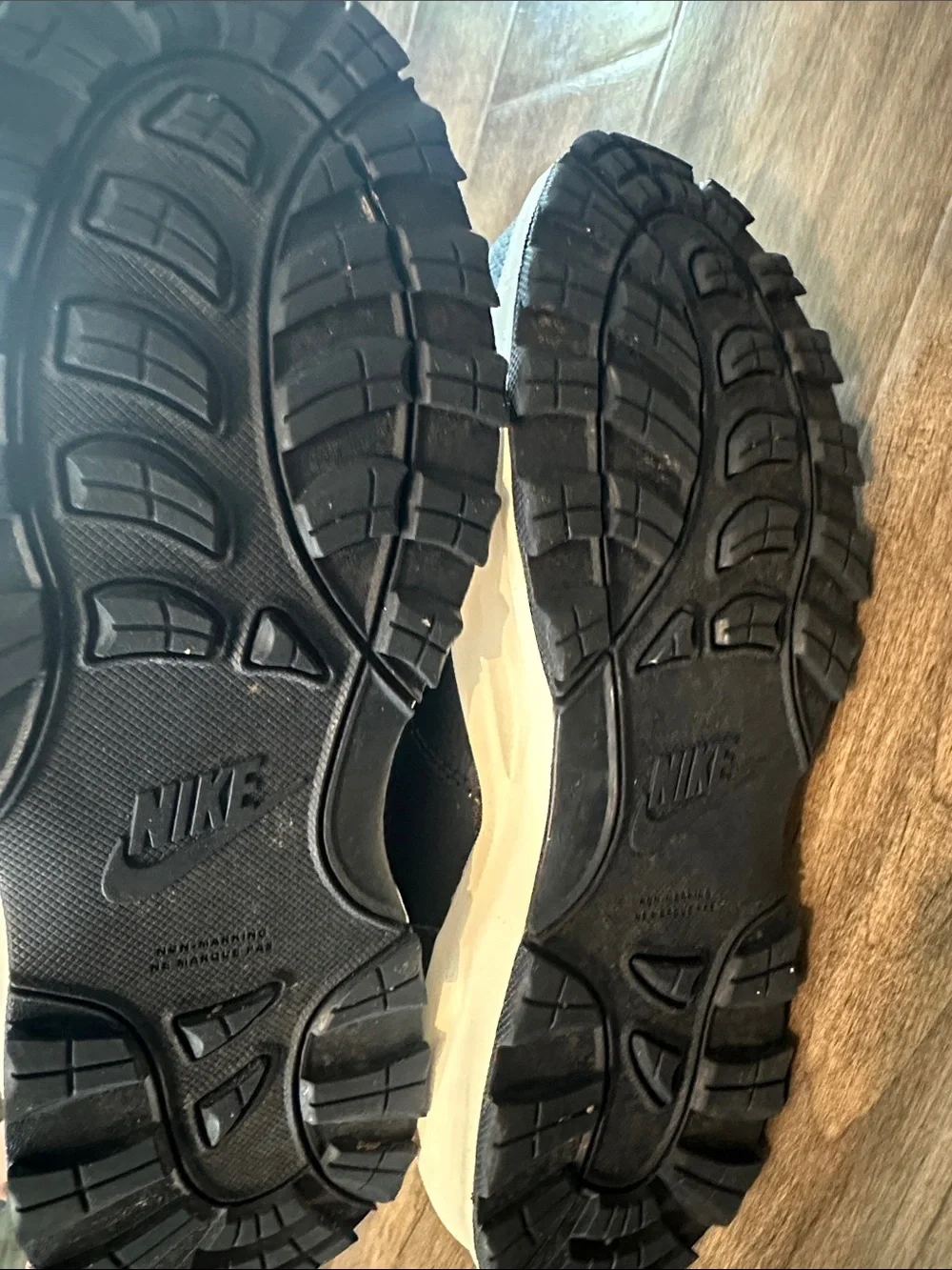 Nike Men’s Navy and Yellow Mid-Top Sneakers
